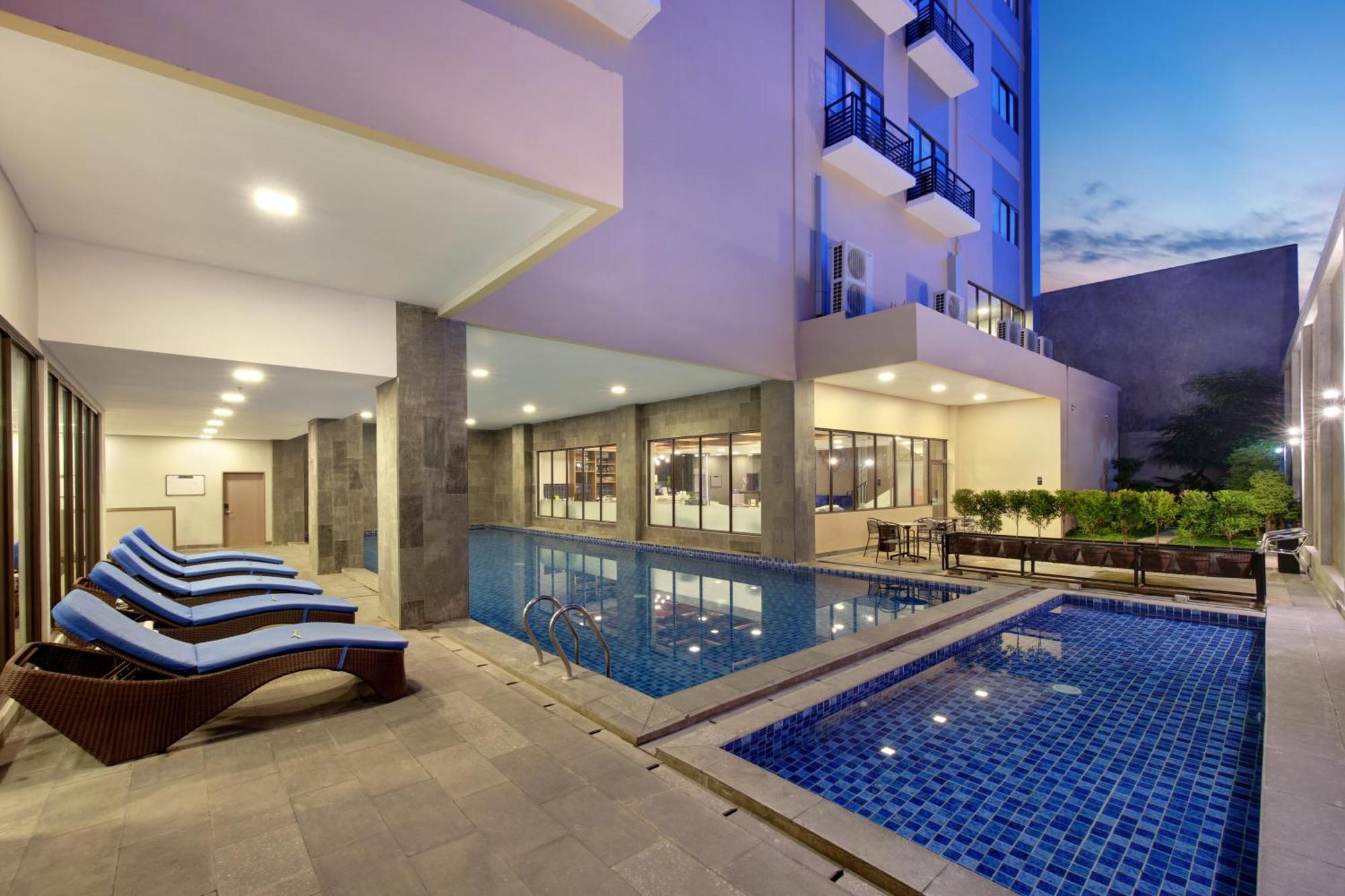 Aston Palu Hotel & Conference Center Exterior foto